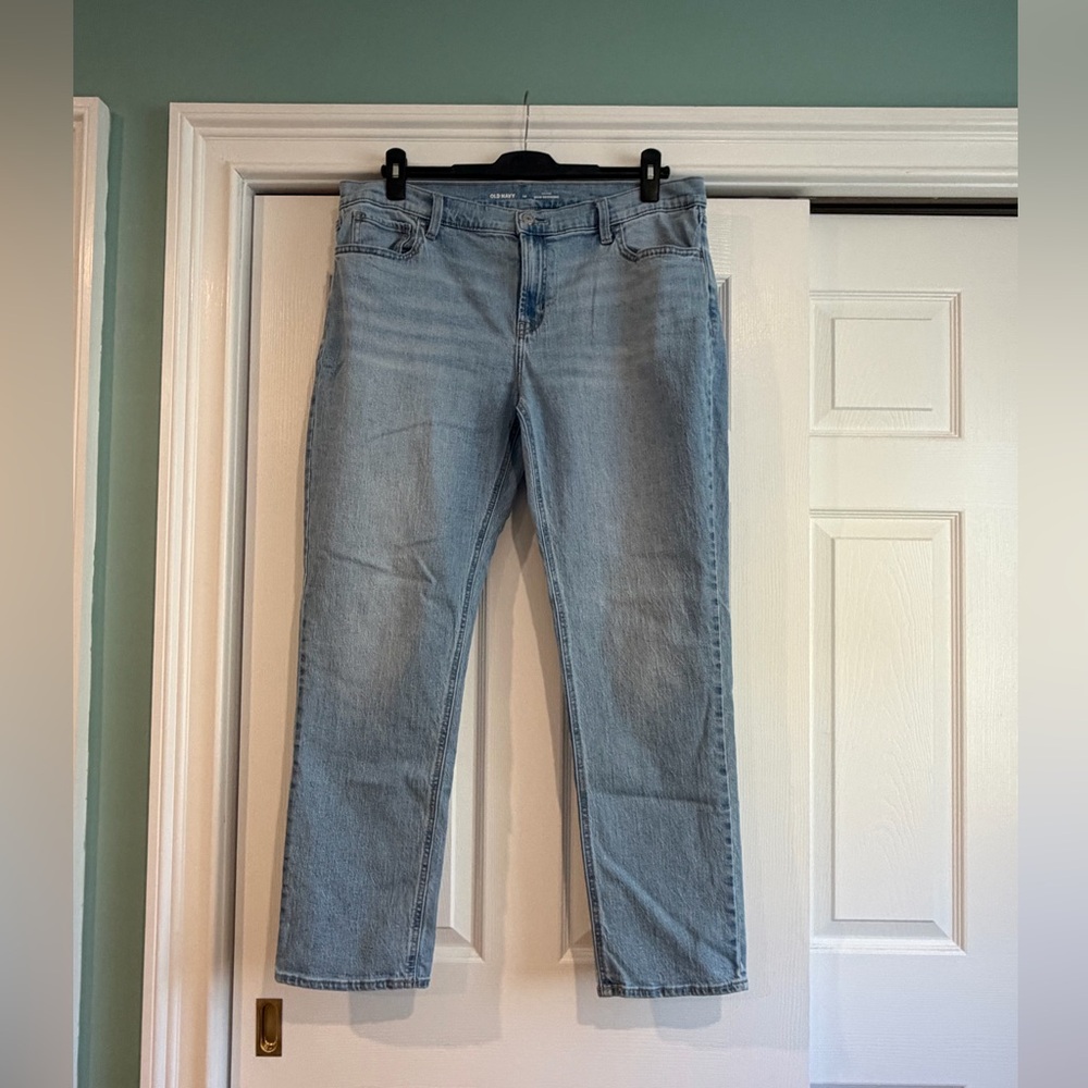 Old Navy Light wash Blue Mid-Rise Boyfriend Jeans